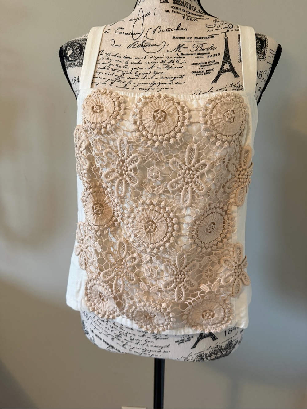 Cece Women's Cream Crochet Appliqué Tank Top size large